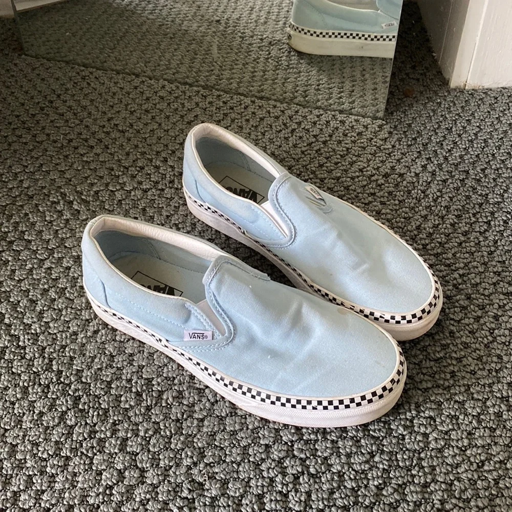 Checker vans - Picture 1 of 3